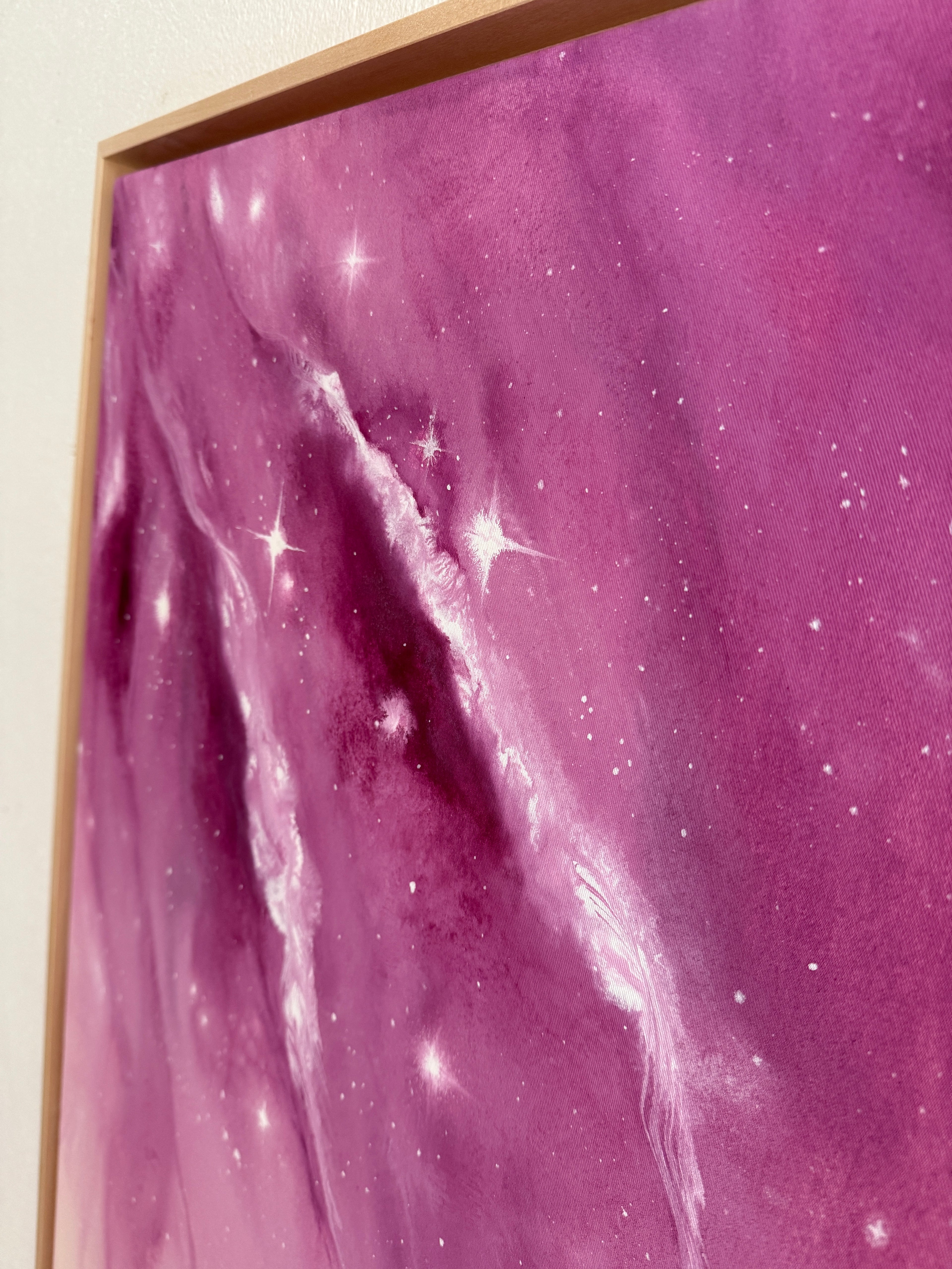 Kosmische abstrakte Kunst für Interiorliebhaber. Sophie Drummer schafft Werke voller Emotion, Tiefe & Ausdruck 